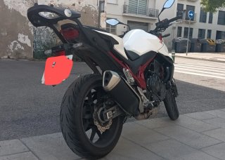 Honda Hornet 750 2024 Blanca y Roja
