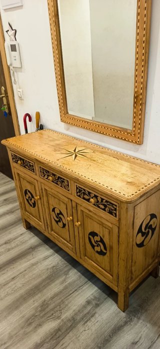 Recibidor completo de madera artesanal.
