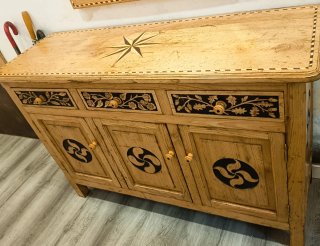 Recibidor completo de madera artesanal.