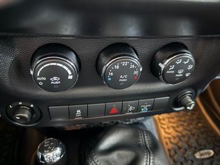 Jeep Wrangler 2.8 CRD SAHARA AWD 200CV.