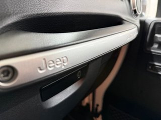 Jeep Wrangler 2.8 CRD SAHARA AWD 200CV.