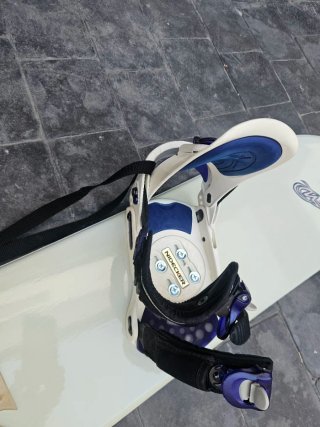 Tabla y fijaciones snowboard Nidecker 144