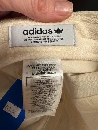 Gorra Adidas Beige
