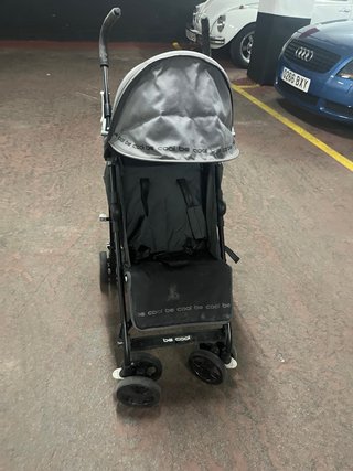 Silla de paseo plegable tipo paraguas