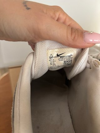Nike Bambas Beige y Blancas