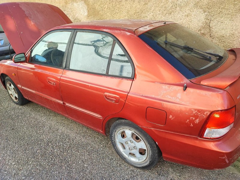 Hyundai Accent 2002 - foto 1