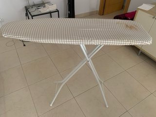 Tabla de planchar plegable