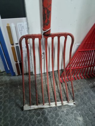 Rastrillos de jardín rojos (2 unidades)