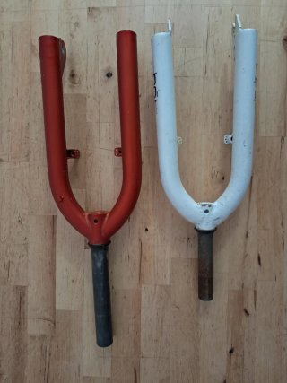 Lote horquillas Monty roja y blanca 20"
