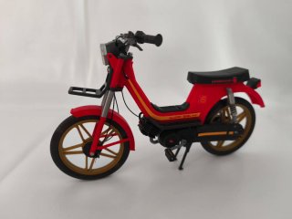 Maqueta Derbi Variant Boton Rojo 1:10