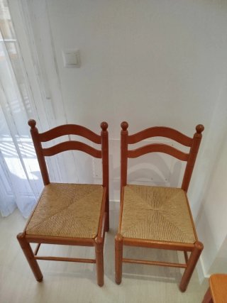 Juego de 2 sillas de madera con asiento de yute