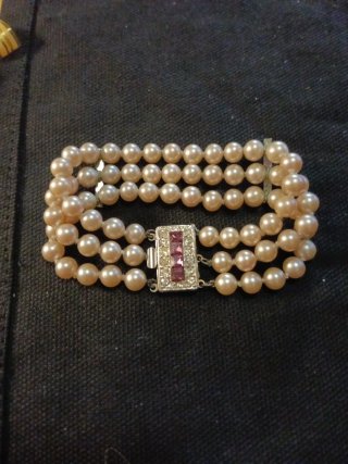 Pulsera de perlas y piedras