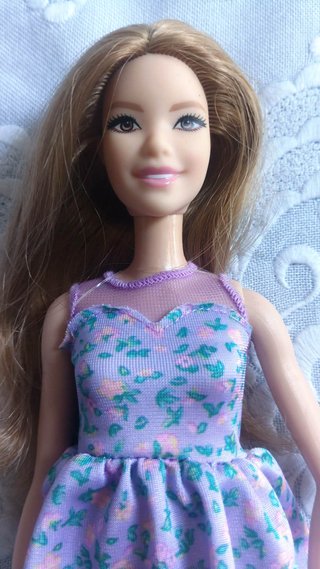 Lote 2 Barbies con vestidos