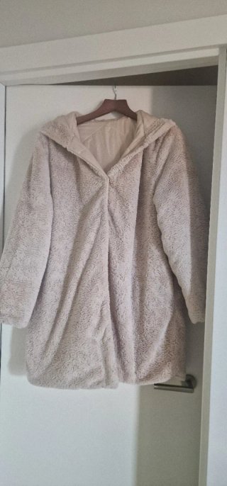 Abrigo reversible beige