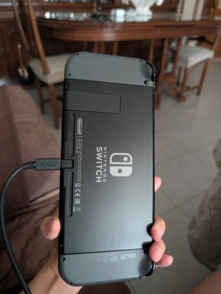 Nintendo Switch V2 + Mando + 3 Juegos
