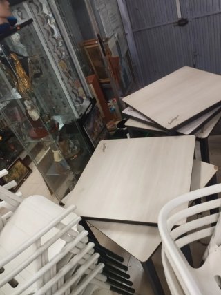 Sillas y mesas de terraza