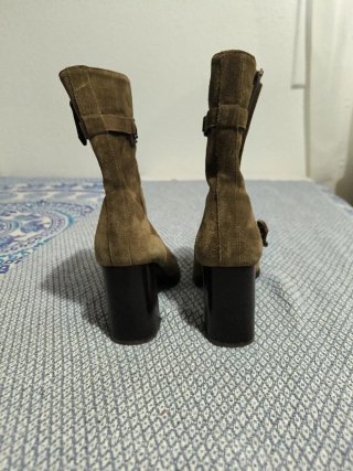 Botines de ante marrones
