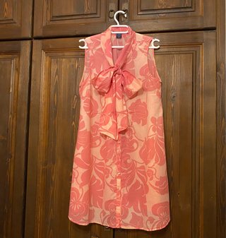 Blusa GANT rosa sin mangas con lazo