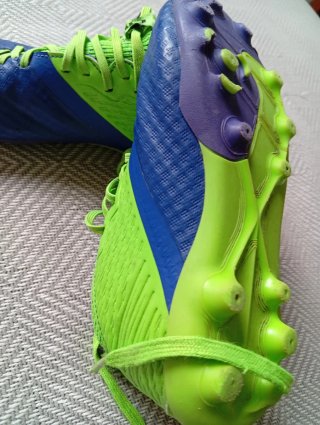Botas de fútbol Kipsta azules y verdes