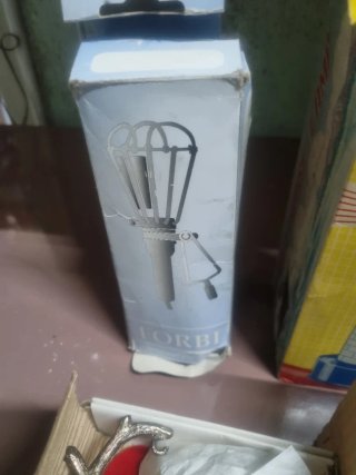 Lote di pezzi vintage: accendini, lampade, posacenere