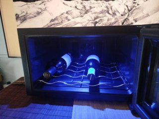 Vinoteca Klarstein Negra