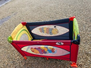 Cuna de viaje plegable con funda