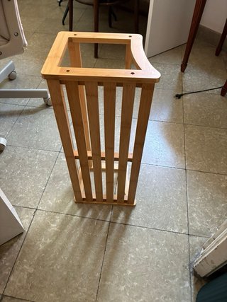 Toallero de bambú y madera