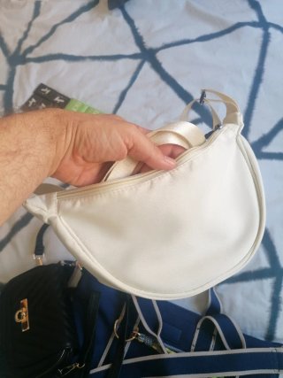 Lote Bolsos Negro y Azul, Riñonera + Jabones
