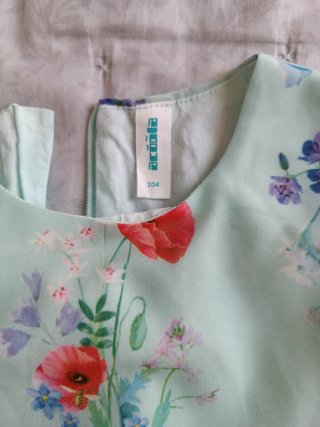 Vestido floral niña