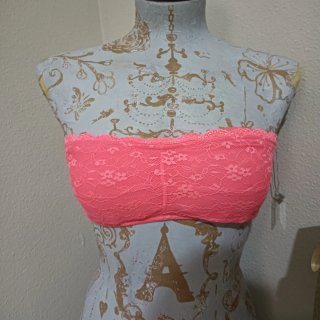 Sujetador sin tirantes rosa encaje