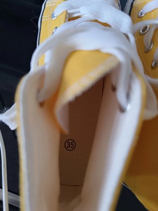 Zapatillas de lona amarillas