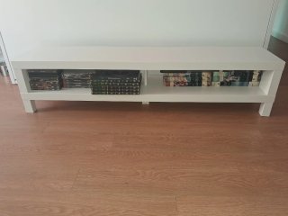 Mueble bajo TV salón blanco