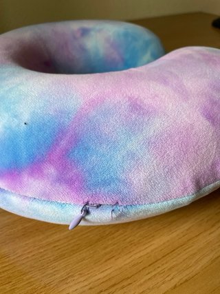 Almohada de viaje tie-dye