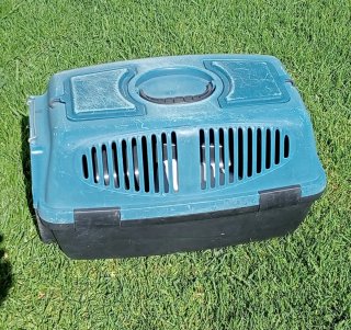 TRANSPORTÍN PARA PERROS Y GATOS.