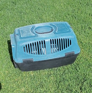 TRANSPORTÍN PARA PERROS Y GATOS.