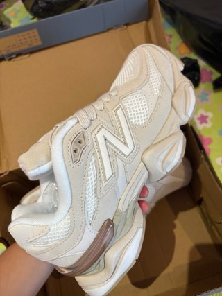 New Balance 9060 Beige/Oro