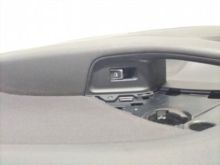 GUARNECIDO PUERTA TRASERA DERECHA 8V4867306