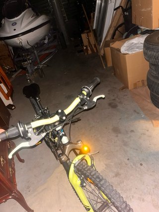 Bicicleta BTWIN Negra y verde