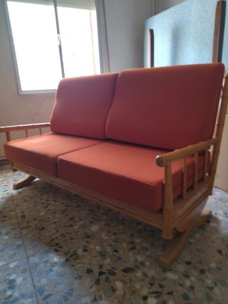 Sofá de madera