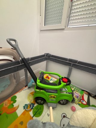 Coche correpasillos bebé verde