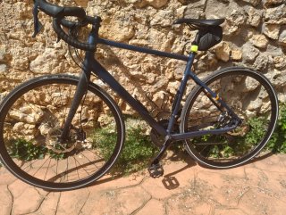 Bicicleta de carretera azul