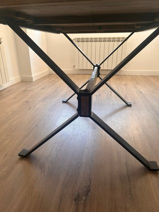 Mesa de comedor madera y metal