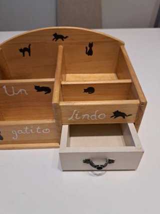 Organizador de escritorio madera gatos