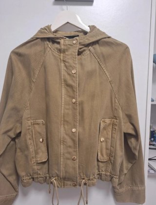 Chaqueta Zara Beige con Capucha