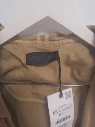 Chaqueta Zara Beige con Capucha
