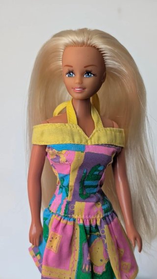 Bambola Nancy modello con vestito estivo anni '90