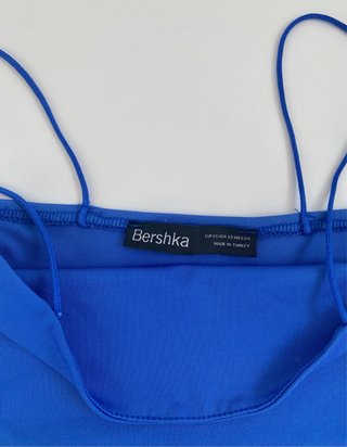 Top Bershka azul tirantes talla XS