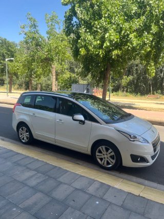 Peugeot 5008 2014