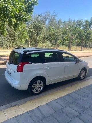 Peugeot 5008 2014