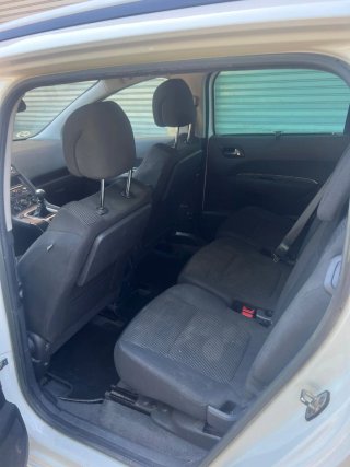 Peugeot 5008 2014